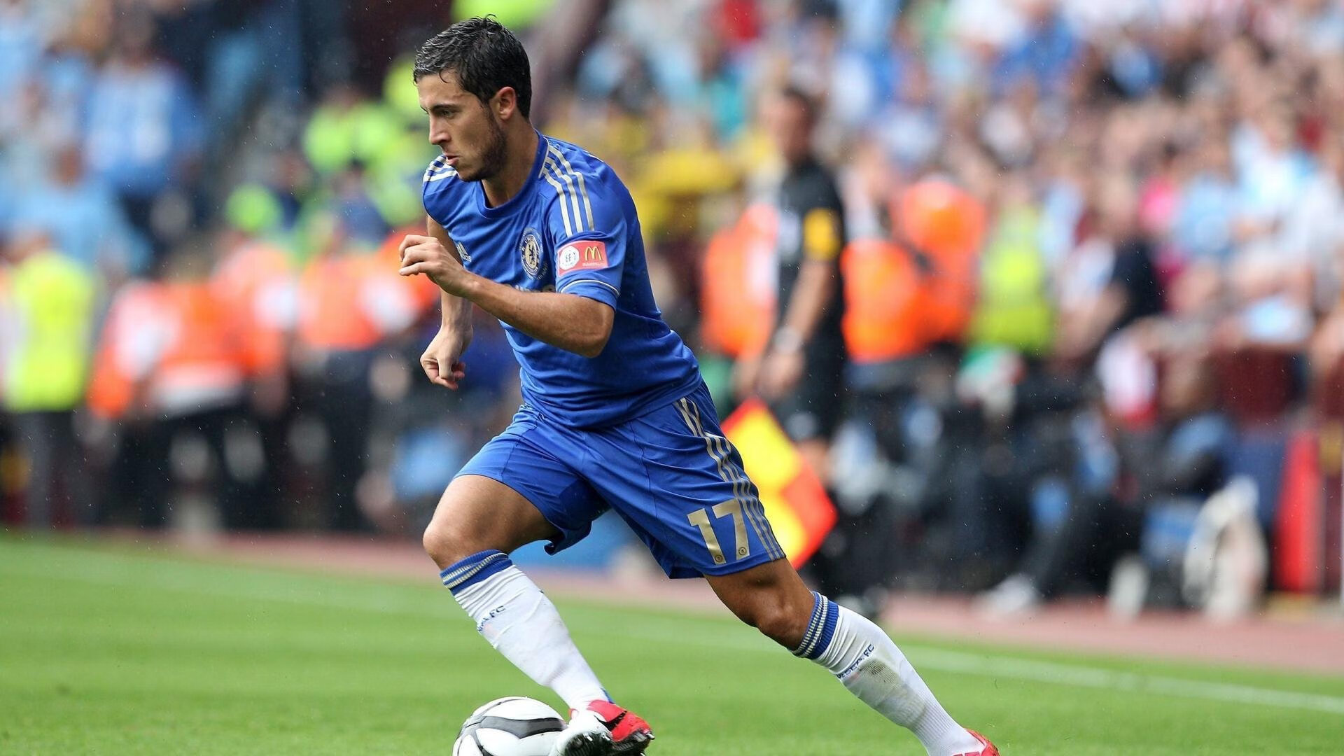 篮网不断突破!,姆巴佩连续十二场比赛得分超过反败为胜引发球迷热议